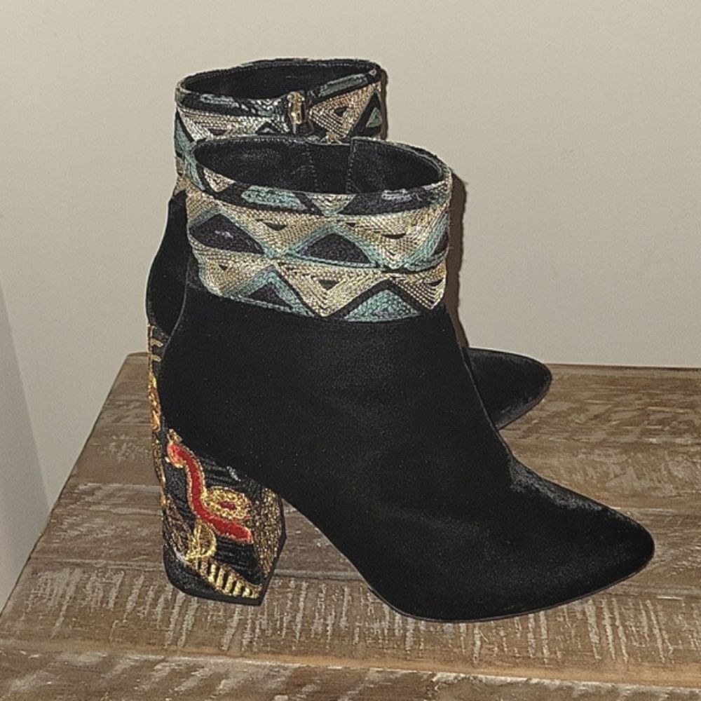 Dee Keller Black Embroidered Velvet multi Bootie Size 38